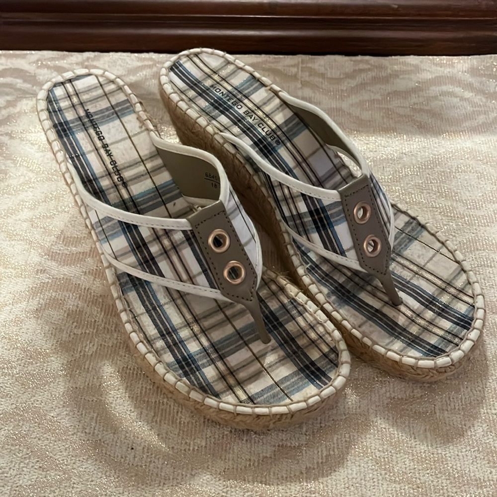 Blue & tan Montego Bay Club espadrille sandals, size 9